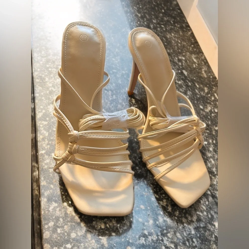 NEW Women’s Strappy Lace Up Heeled Sandals Square Open Toe Stiletto Tan Size 8.5